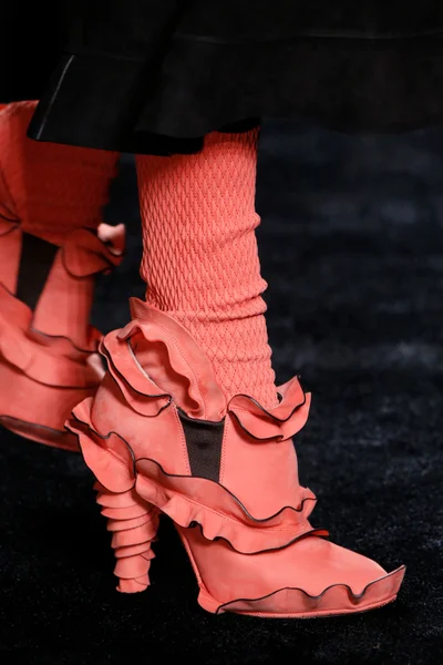 Look 99